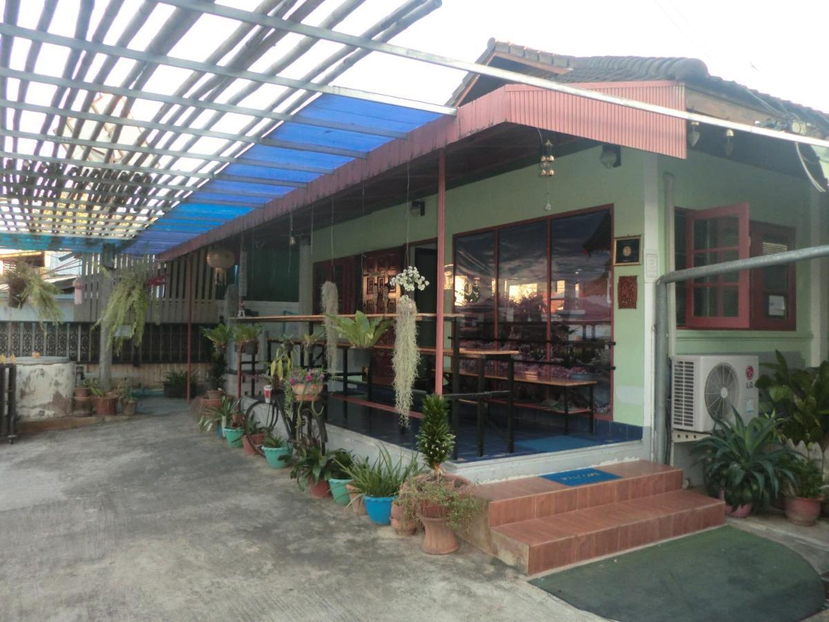 Sakura House Hostel Chiang Mai Bagian luar foto