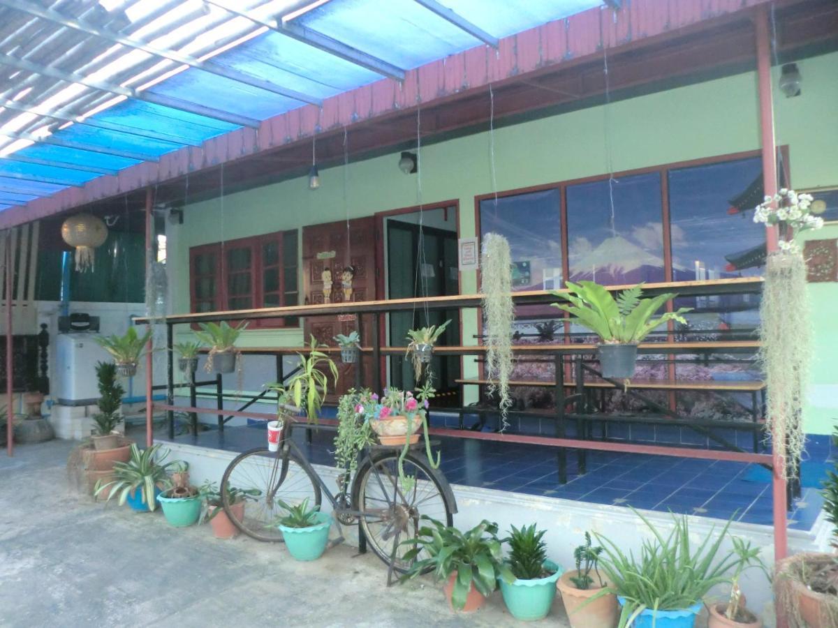 Sakura House Hostel Chiang Mai Bagian luar foto