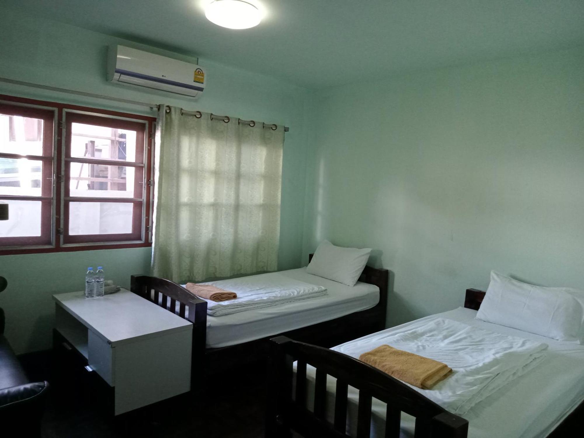 Sakura House Hostel Chiang Mai Bagian luar foto