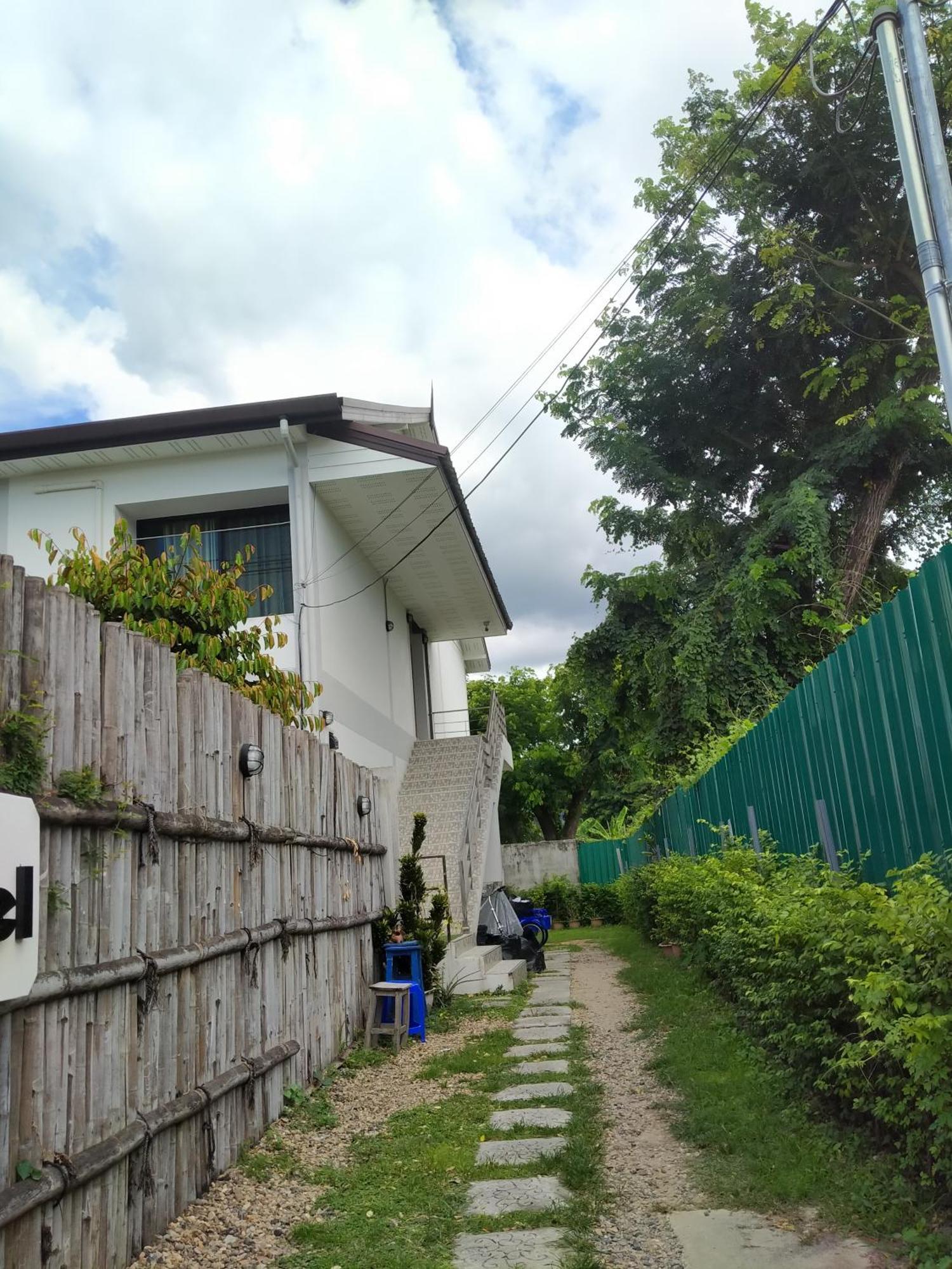 Sakura House Hostel Chiang Mai Bagian luar foto