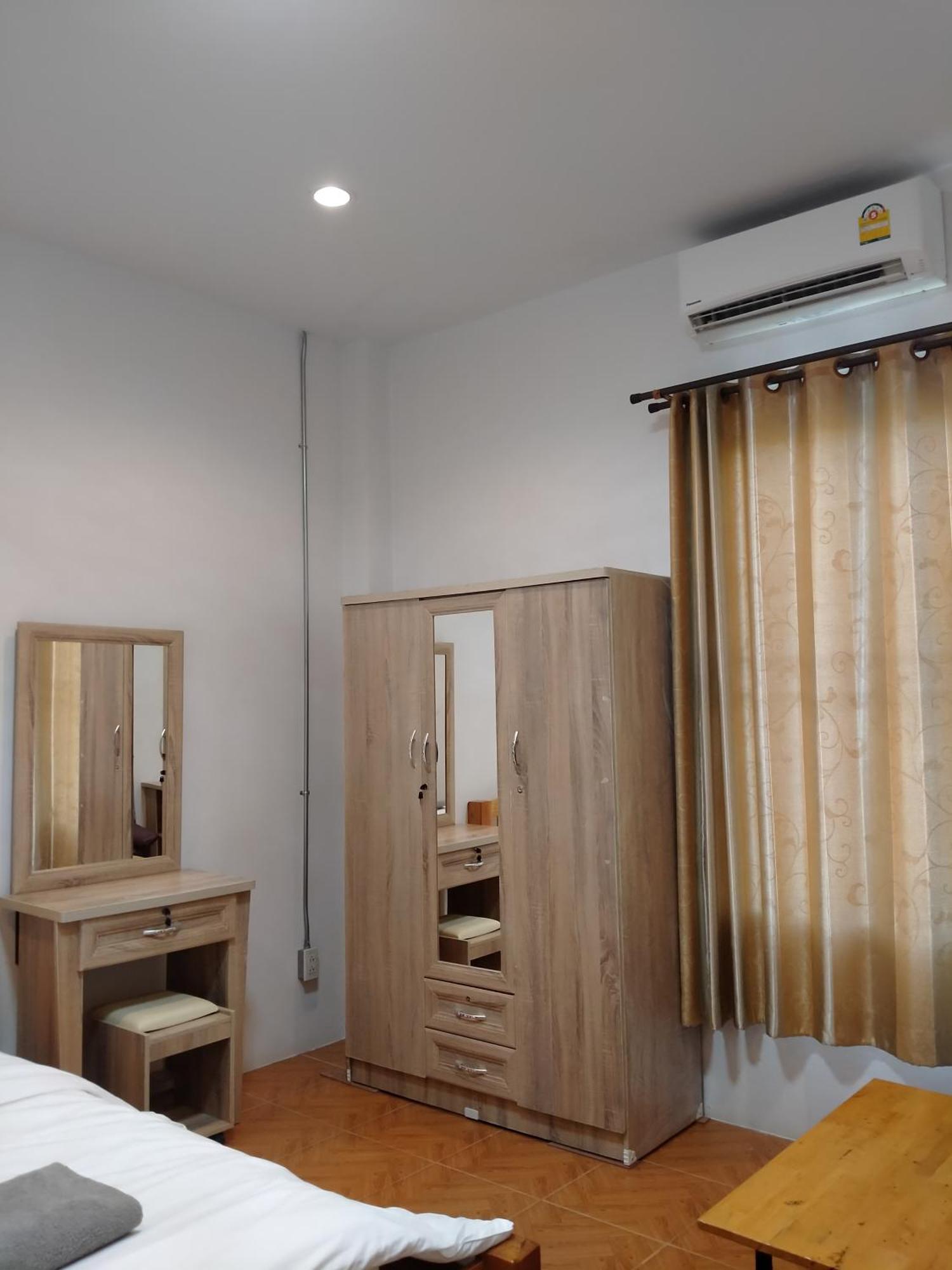 Sakura House Hostel Chiang Mai Bagian luar foto