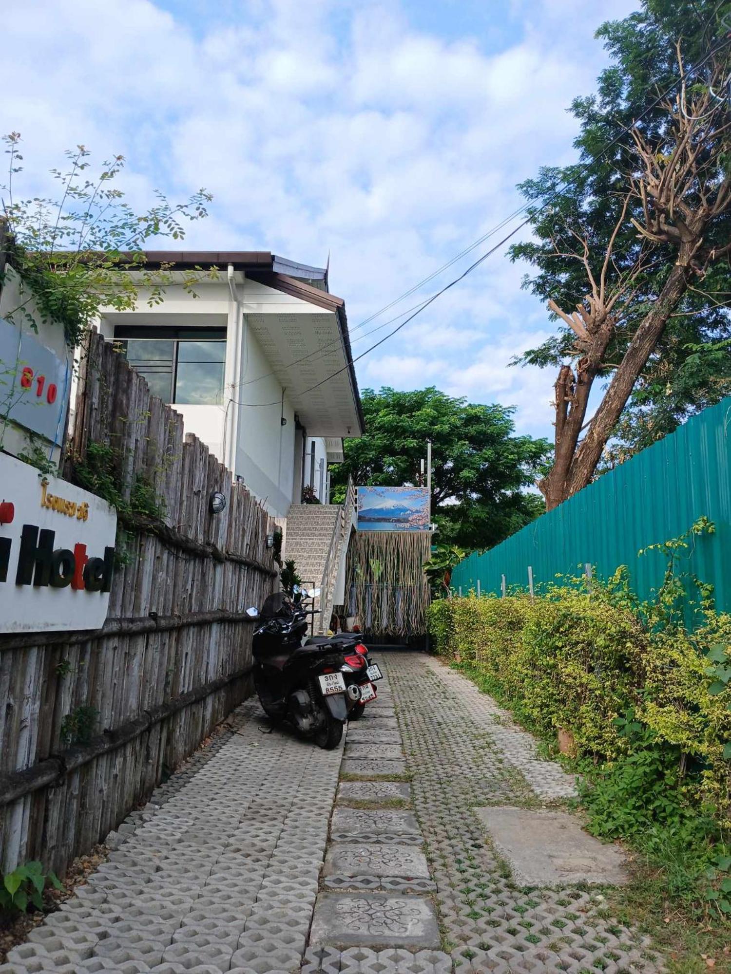Sakura House Hostel Chiang Mai Bagian luar foto