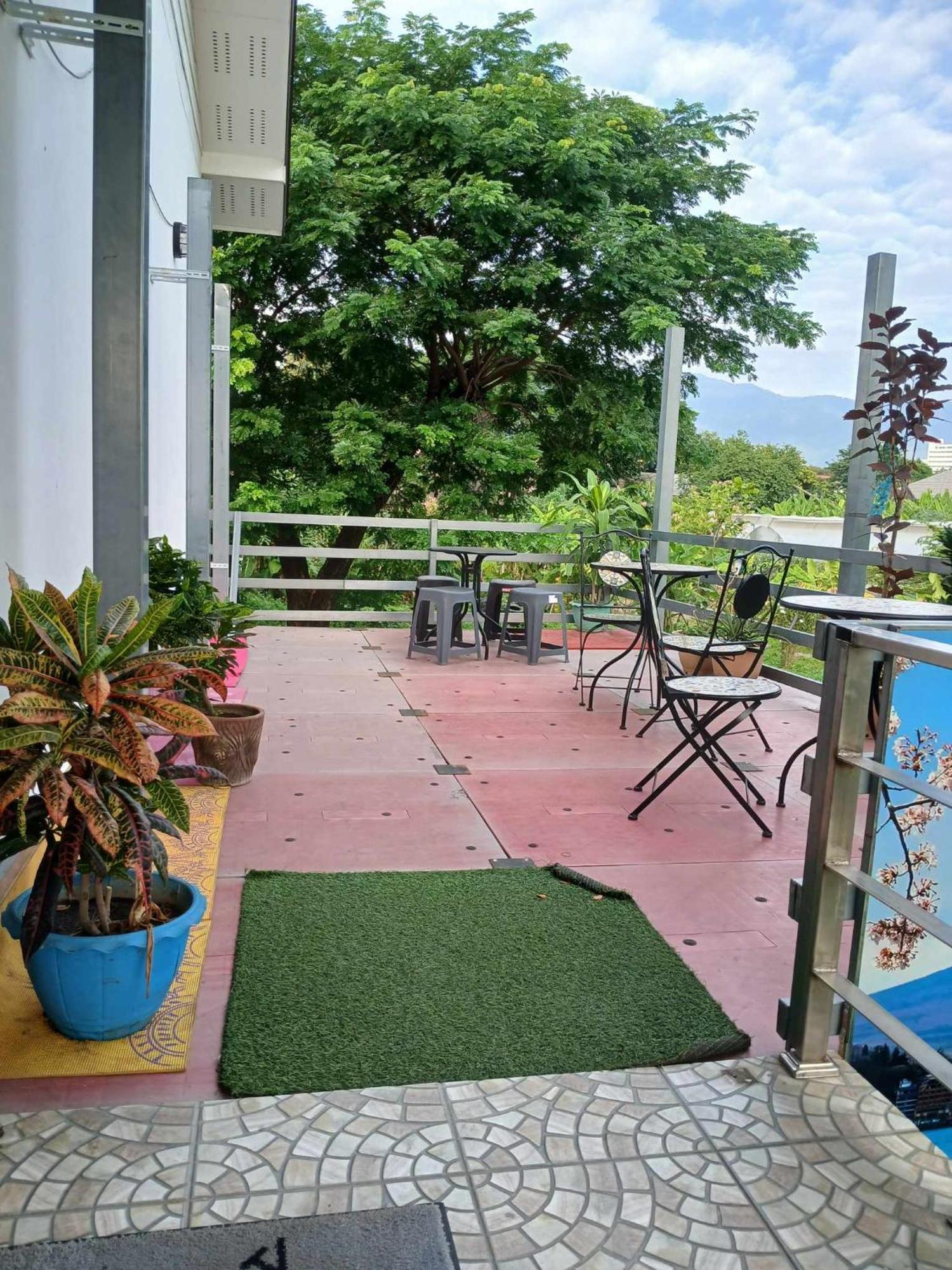 Sakura House Hostel Chiang Mai Bagian luar foto