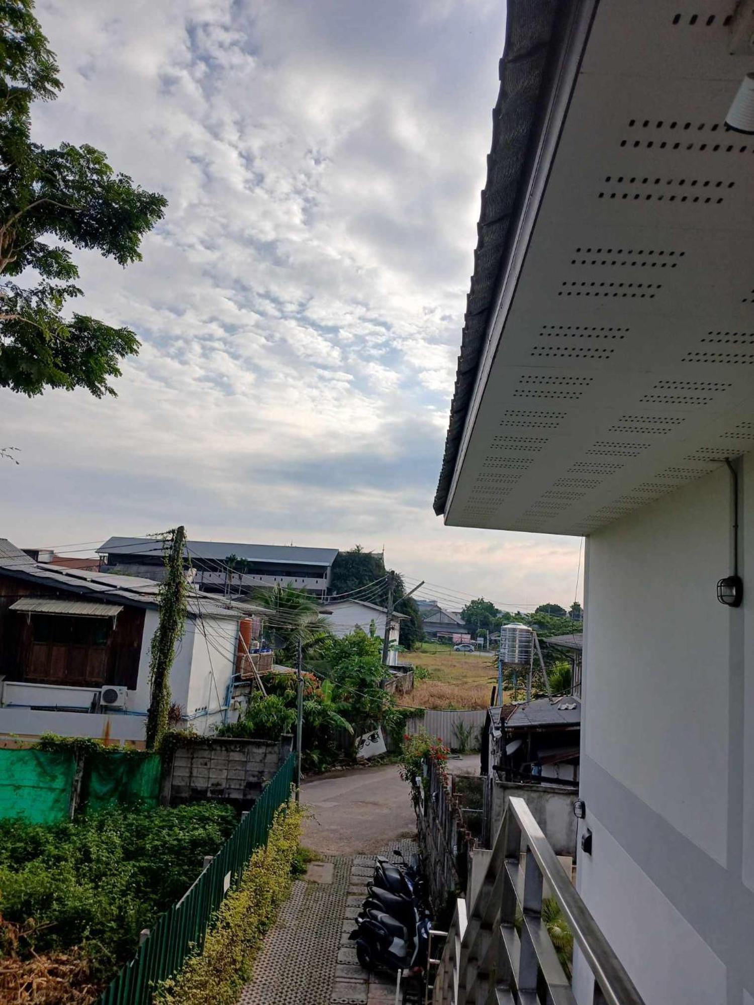 Sakura House Hostel Chiang Mai Bagian luar foto