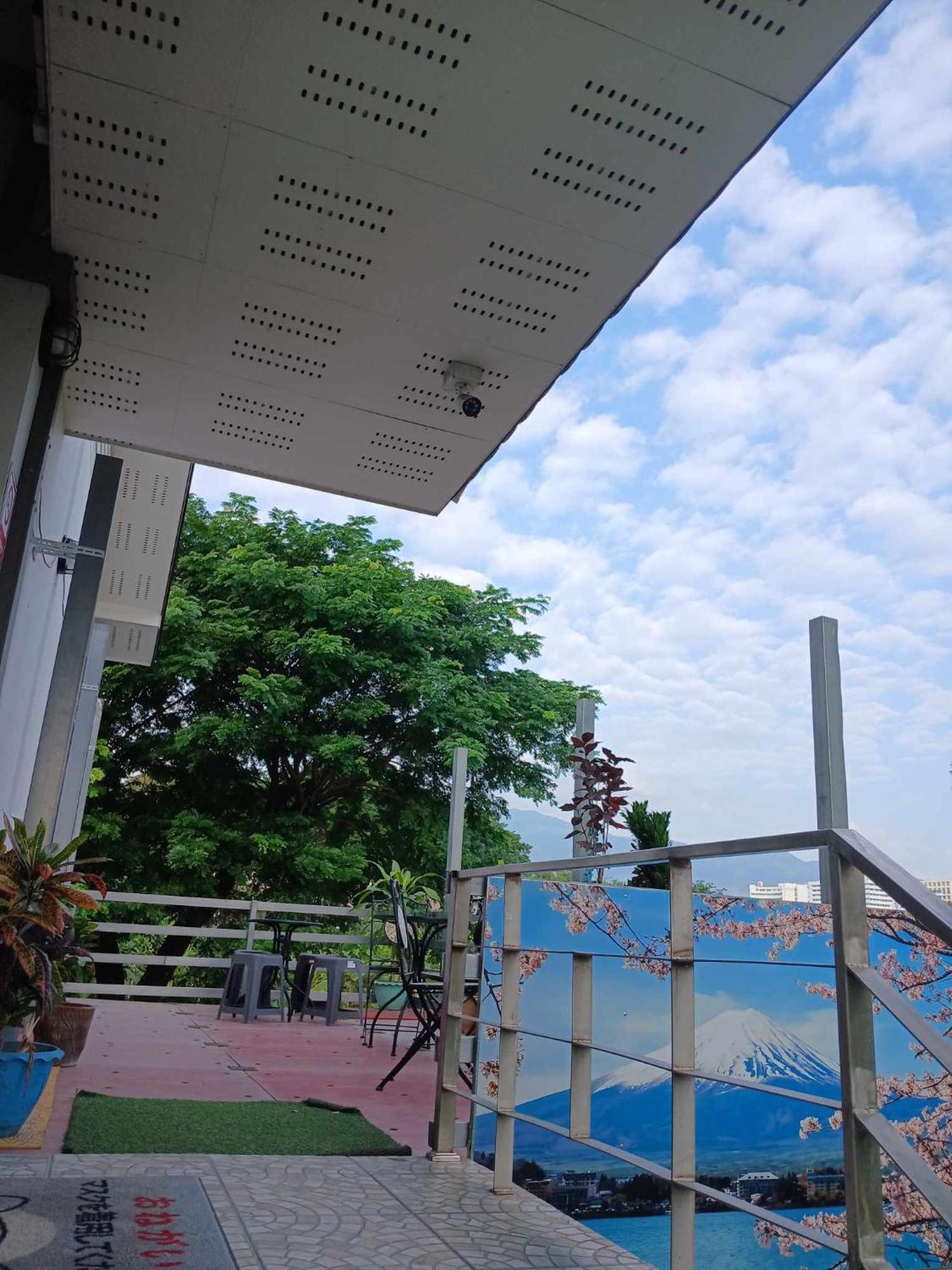 Sakura House Hostel Chiang Mai Bagian luar foto
