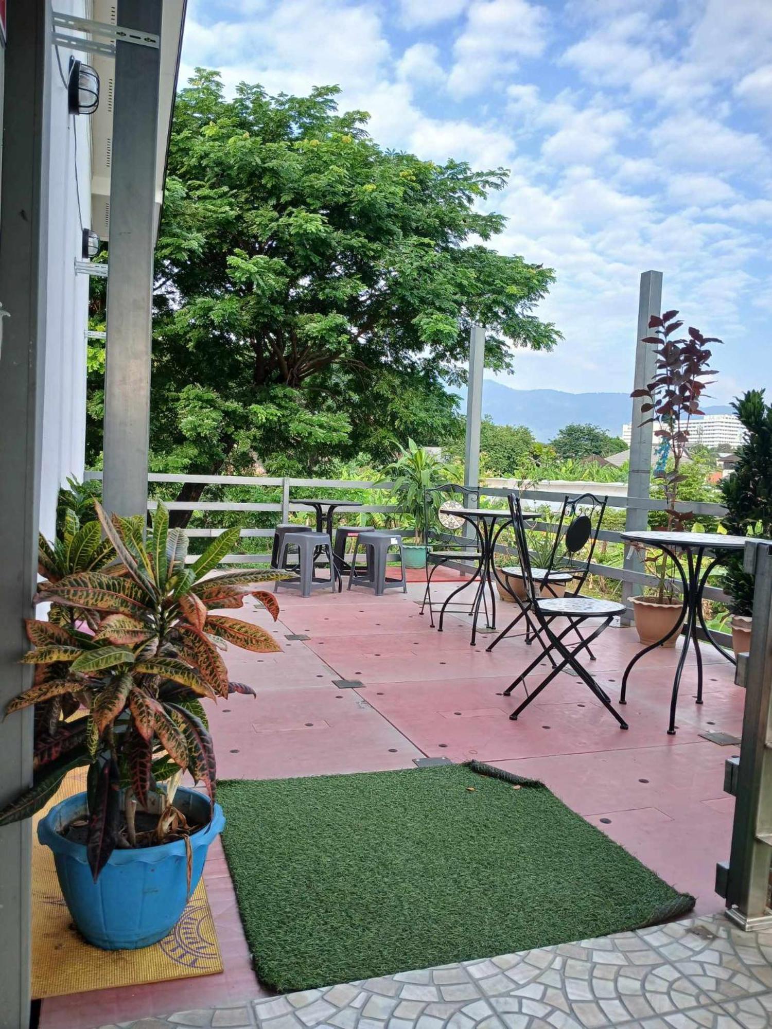 Sakura House Hostel Chiang Mai Bagian luar foto