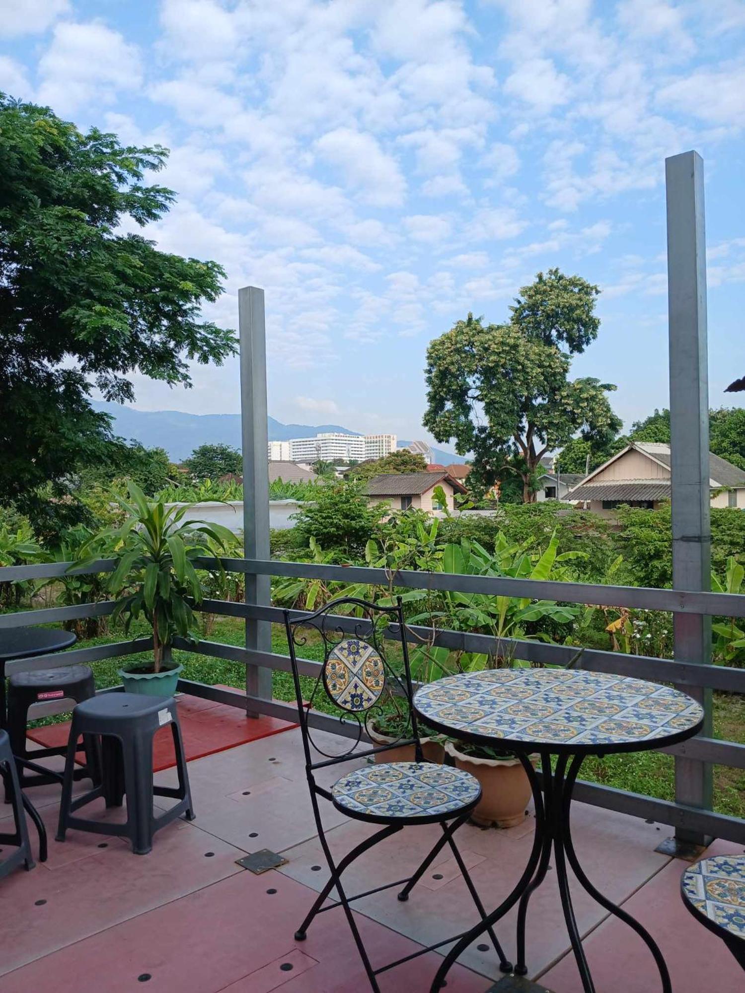 Sakura House Hostel Chiang Mai Bagian luar foto
