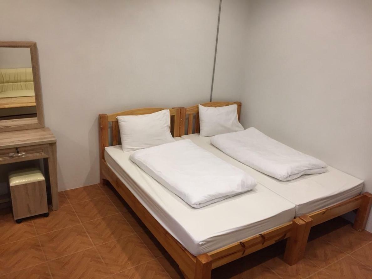 Sakura House Hostel Chiang Mai Bagian luar foto